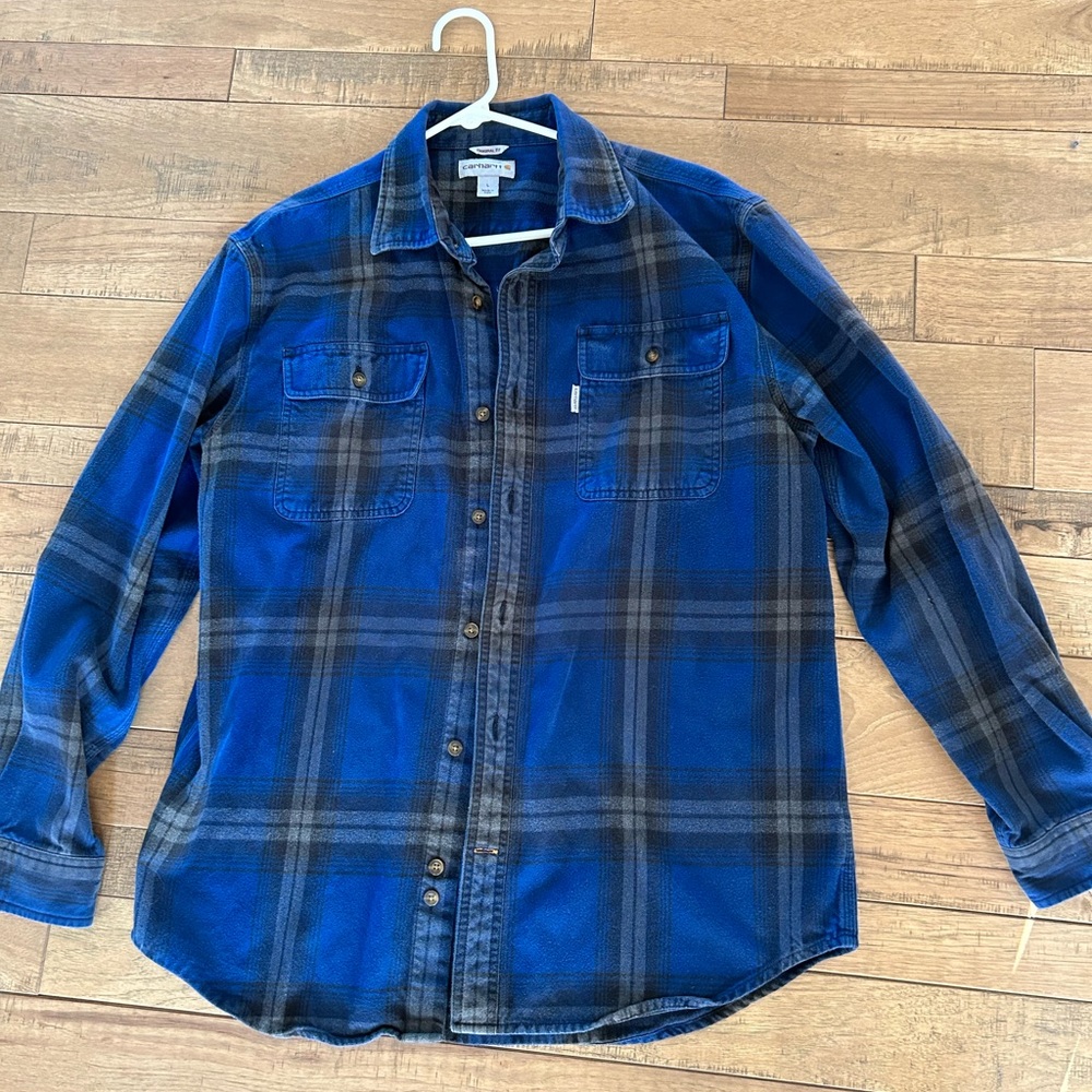 Carhart men’s button down flannel. large.